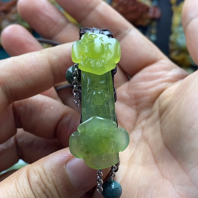 【闪购商品】蛇纹石玉未镶嵌手牌