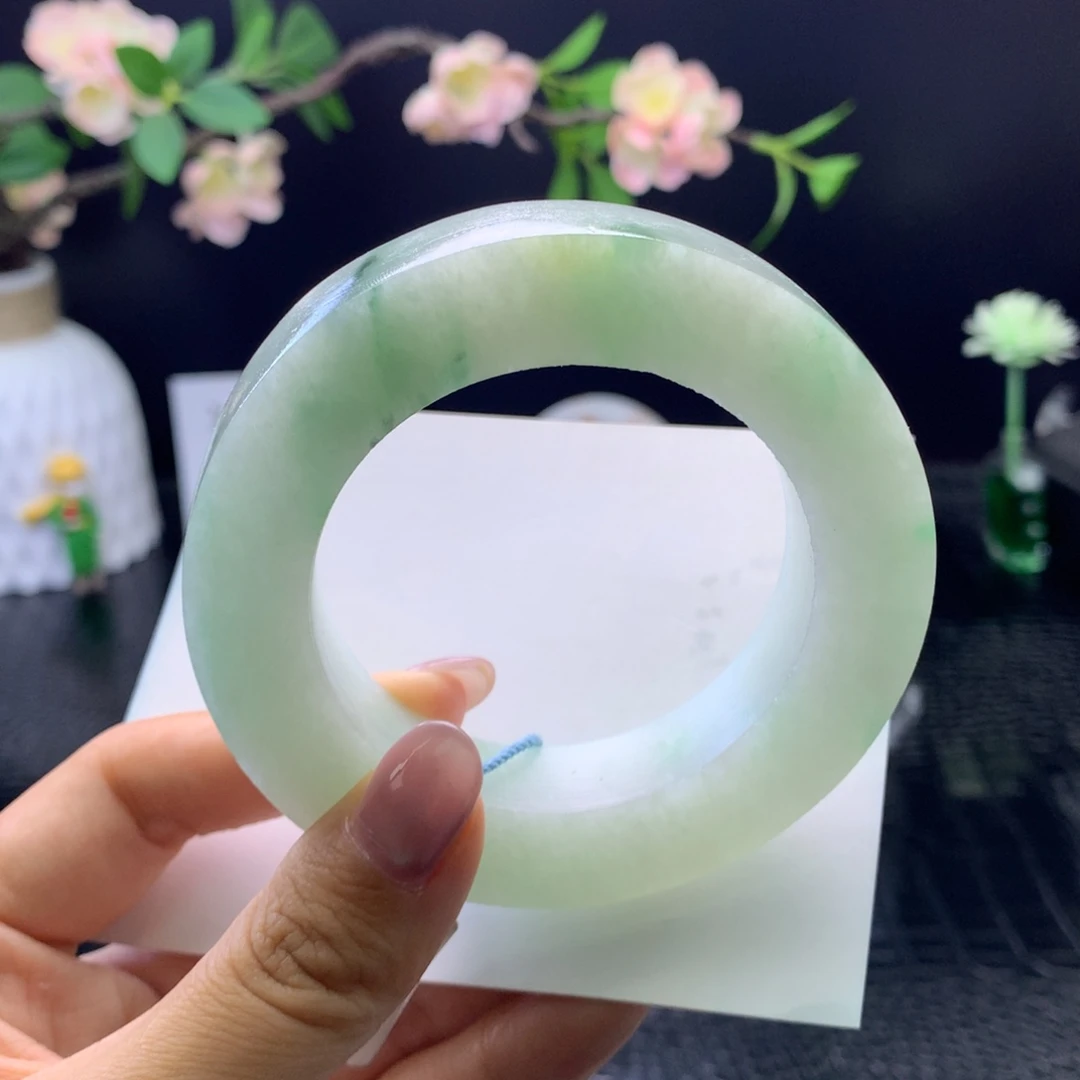 定制翡翠未镶嵌手镯