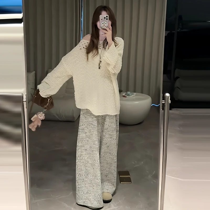 秋季穿搭慵懒高级感镂空露肩软糯针织毛衣女时尚休闲阔腿裤两件套