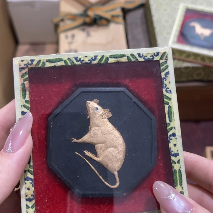 摆件哈哈哈哈哈哈哈哈哈哈哈