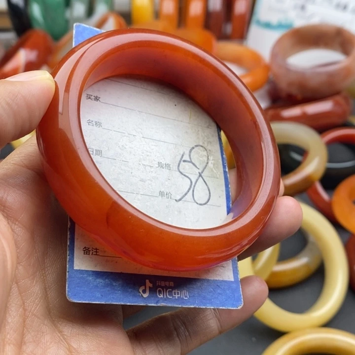 未镶嵌手镯石英质玉