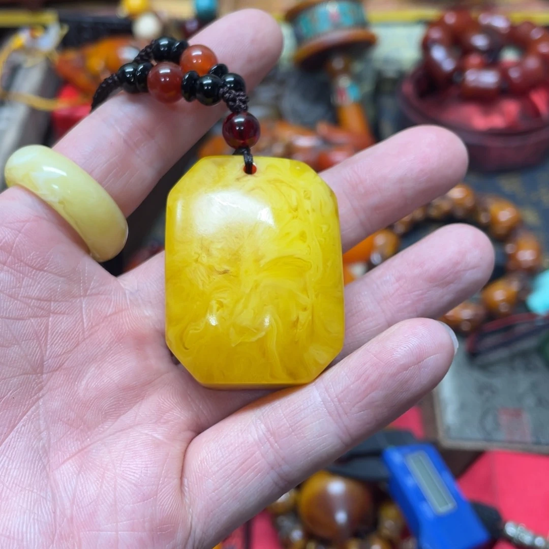 琥珀裸石未镶嵌好物推荐如图所示