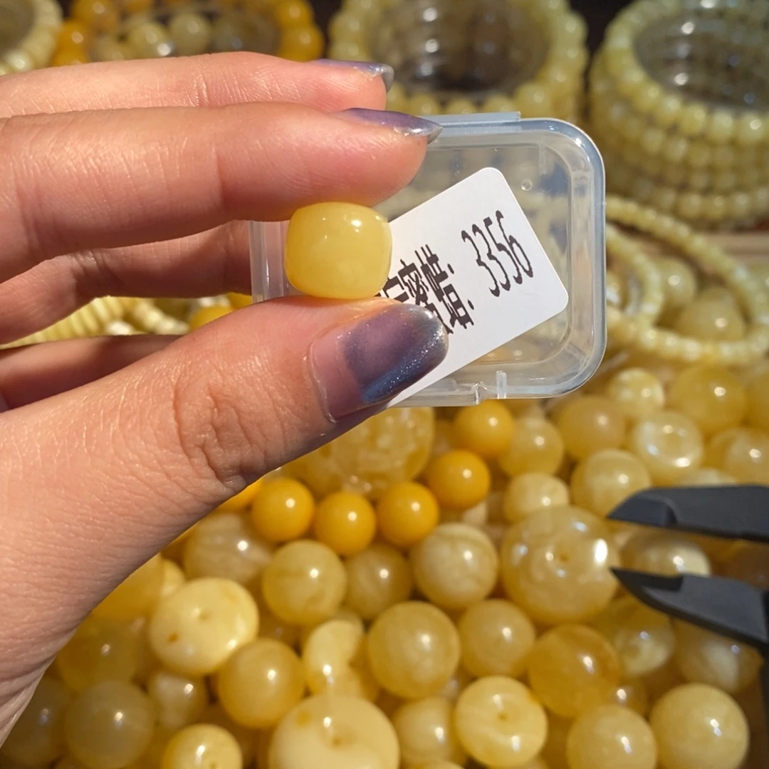 琥珀未镶嵌珠宝奇石3356