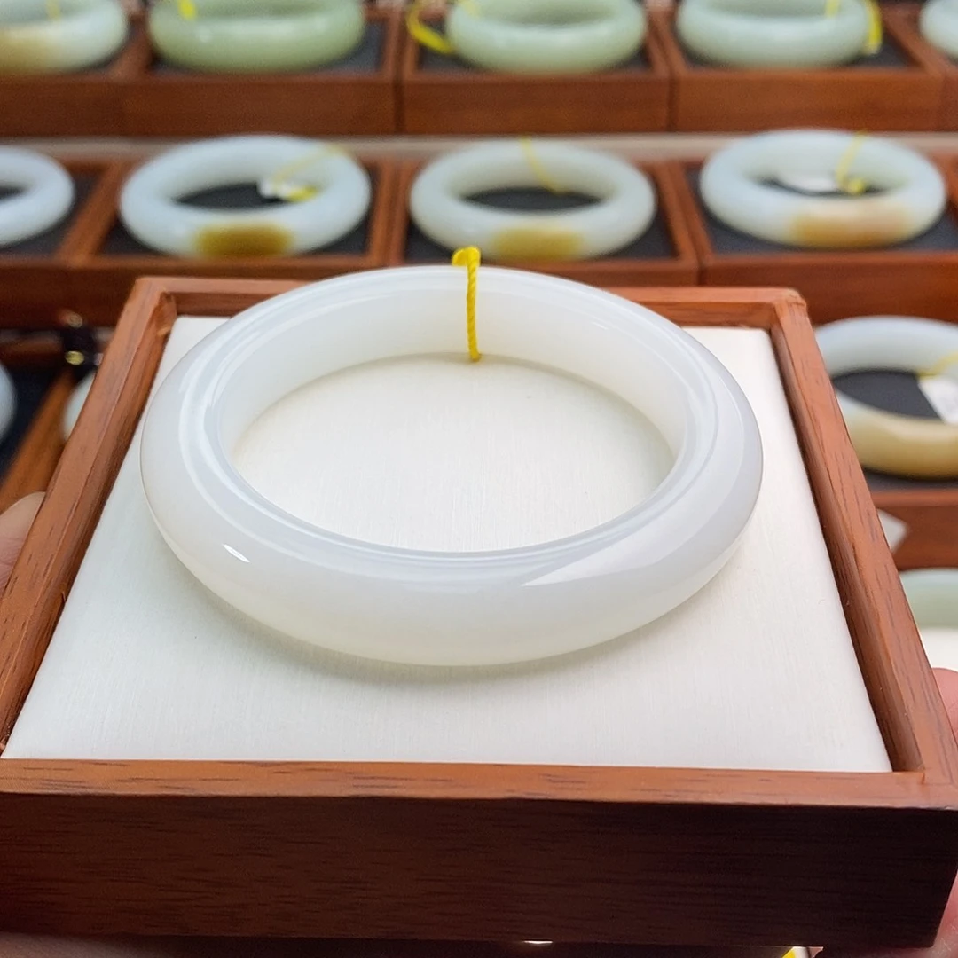 和田玉（白玉）手镯未镶嵌