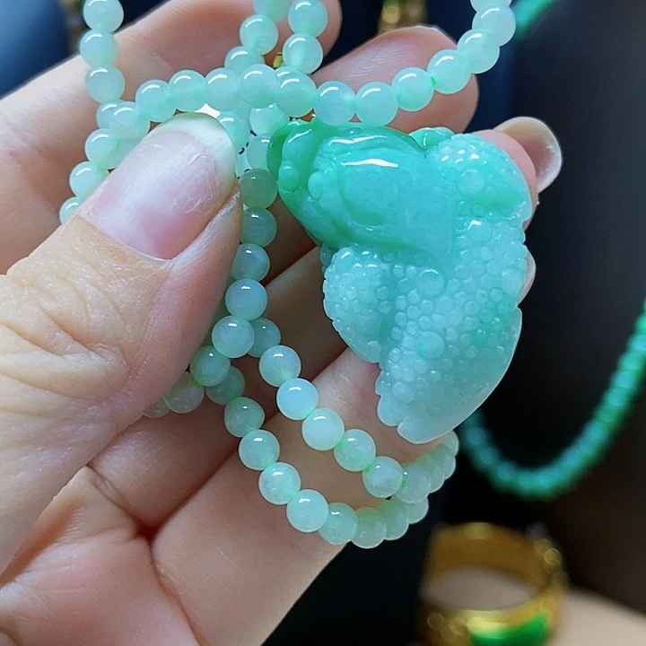 翡翠未镶嵌颈饰吊坠