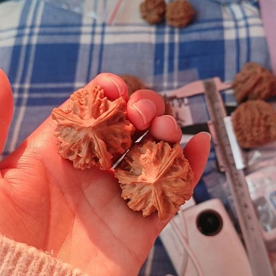 喜****岐山文玩三棱。三棱