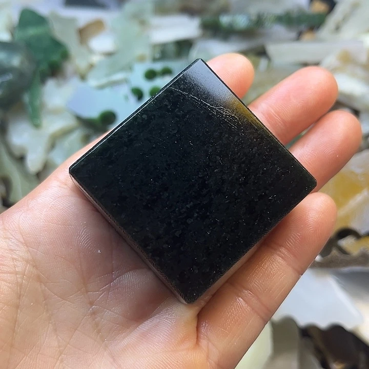 未镶嵌和田玉（糖玉）珠宝奇石