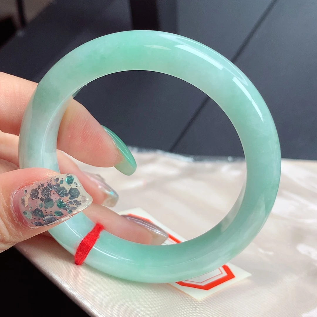 翡翠手镯未镶嵌53-54圈口