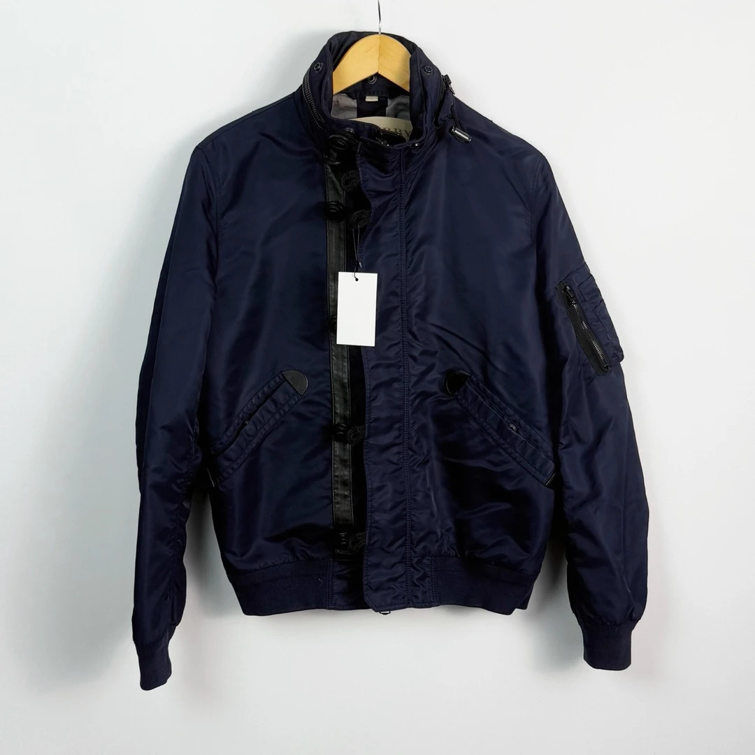 95新 BURBERRY/博柏利 M码 藏青色飞行夹克 lm1560