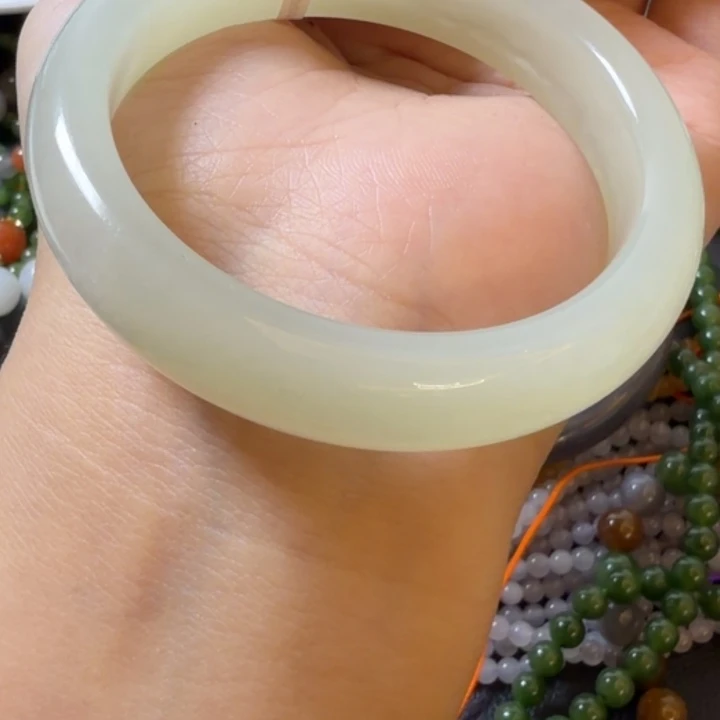 _***6和田玉未镶嵌手链