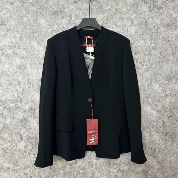 未使用 MaxMara 黑色V领西服外套