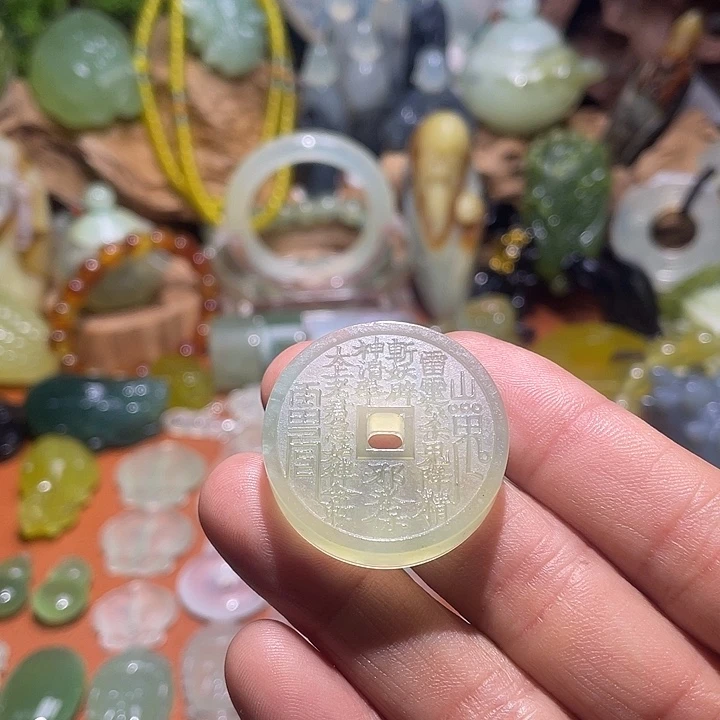 蛇纹石玉未镶嵌珠宝奇石