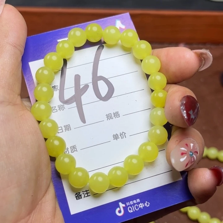 自***在软玉未镶嵌珠宝奇石