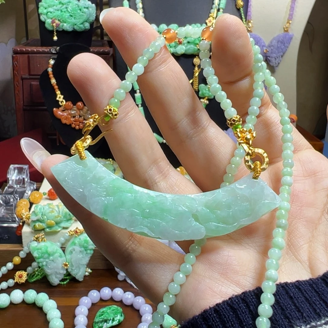 翡翠未镶嵌毛衣链冰绿