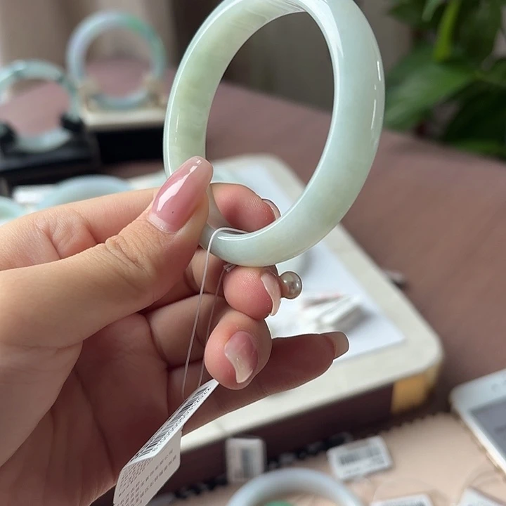 翡翠未镶嵌手镯（序号13）点菜看细节
