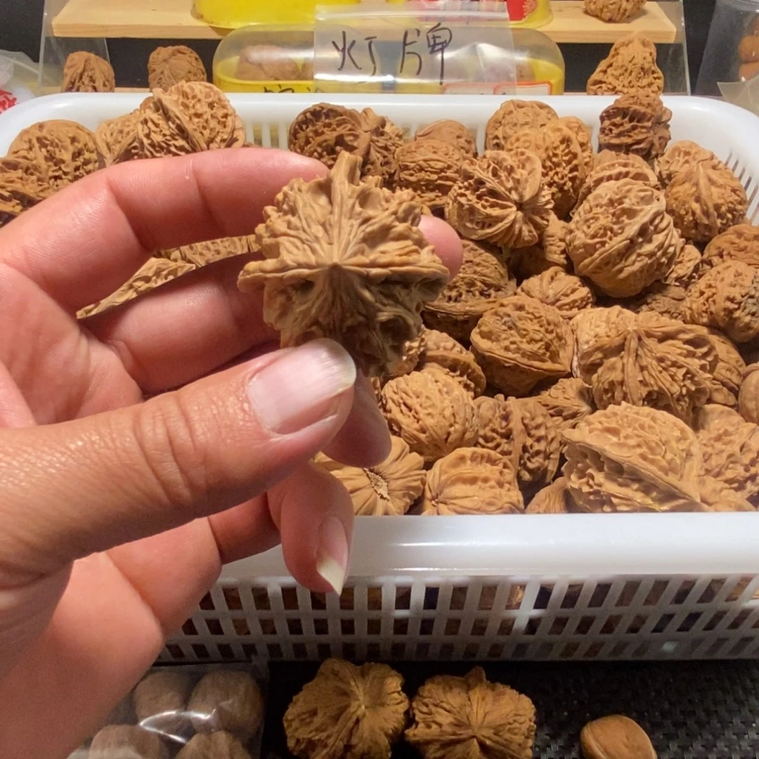 我***点文玩核桃吊坠核桃异形