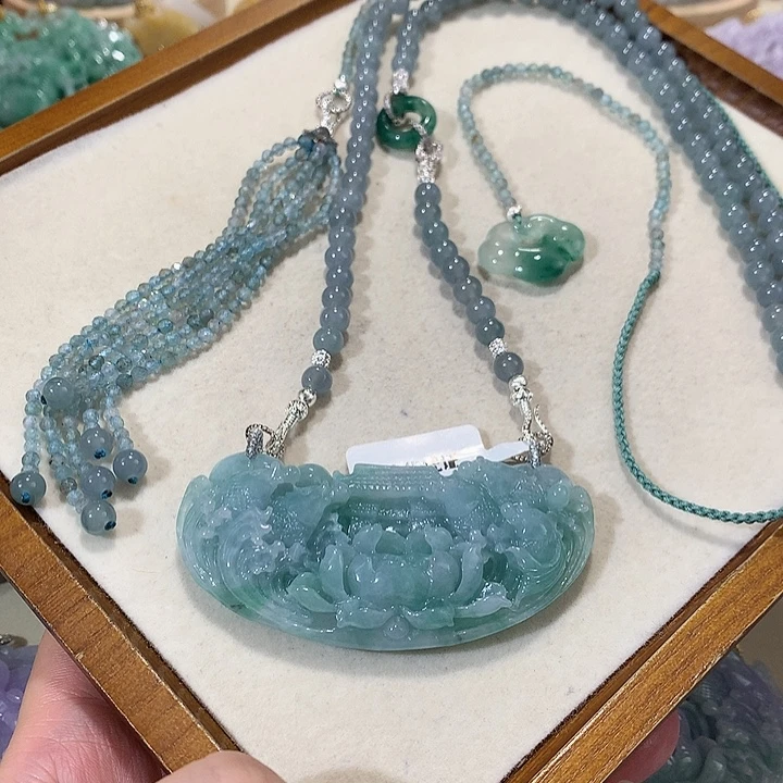 翡翠未镶嵌颈饰翡翠吊坠