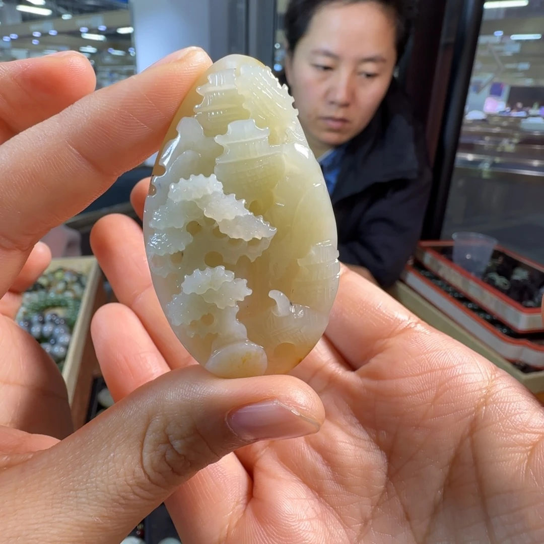 颈饰未镶嵌和田玉