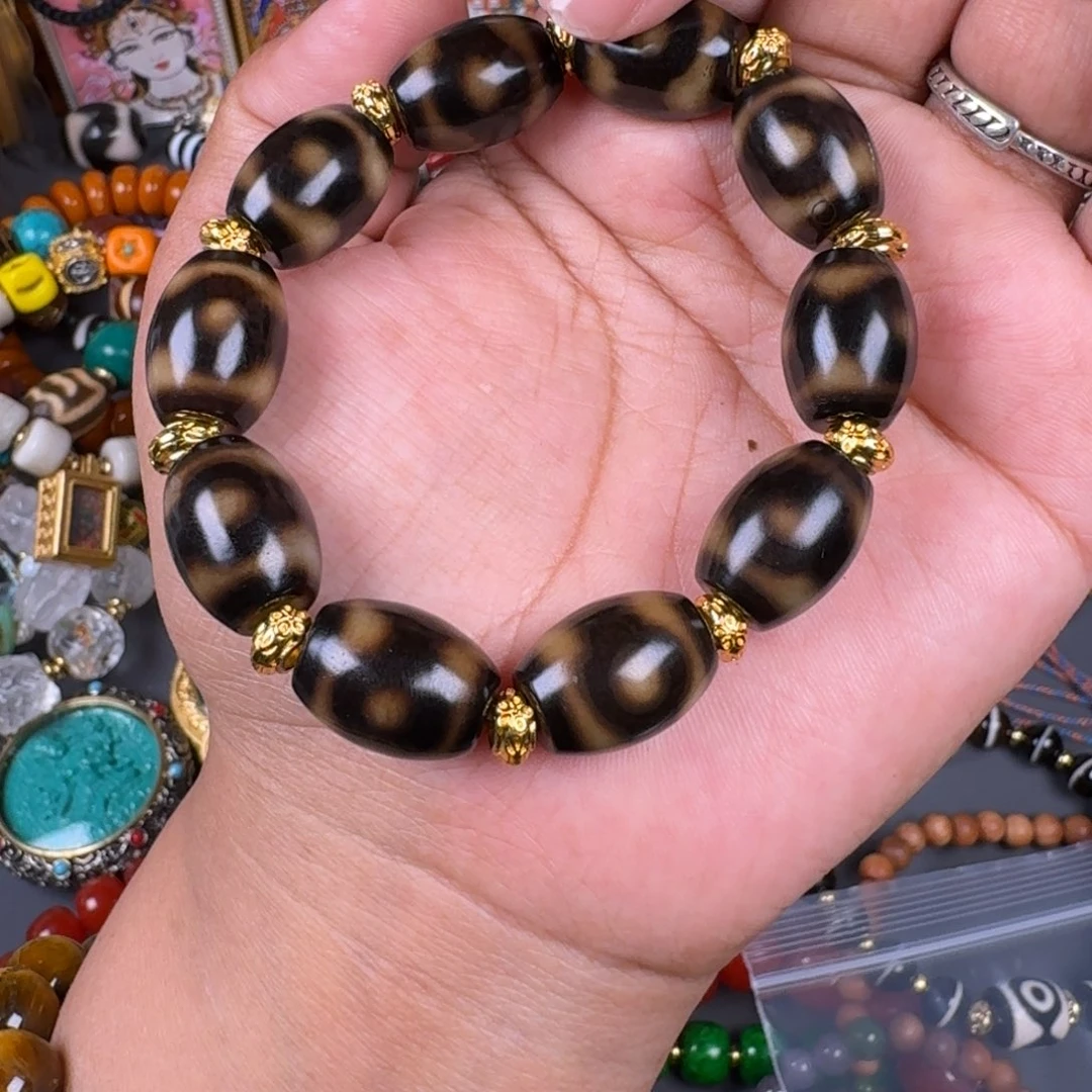 泥塑大**利藏式风格彩绘泥塑擦擦