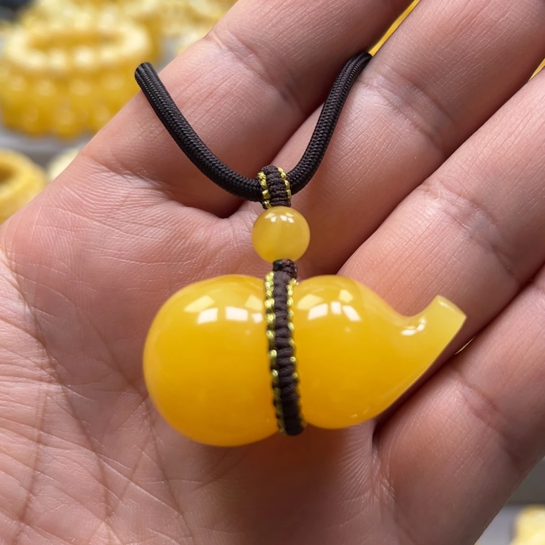 琥珀未镶嵌颈饰吊坠