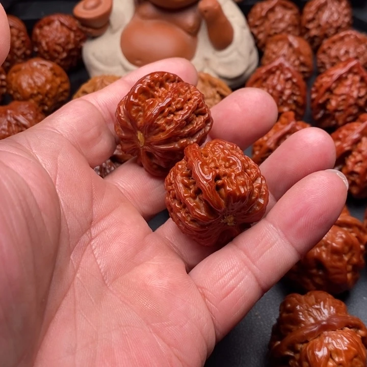 核桃人***?白狮子核桃