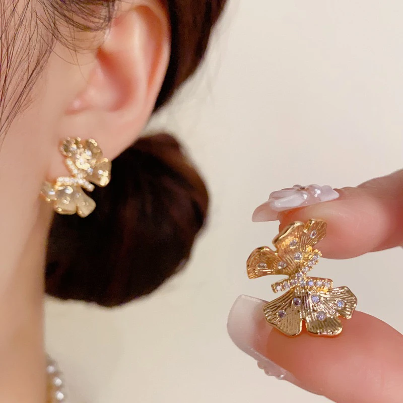 铜合金耳饰 精品/银针气质时尚简约金属立体蝴蝶耳钉轻奢百搭耳环