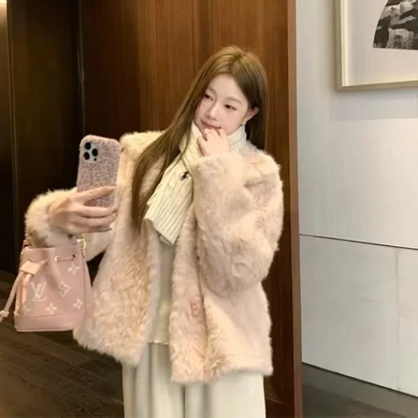 人造皮草 韩系短外套女冬粉色毛茸茸外套翻领牛角扣显瘦加厚外套