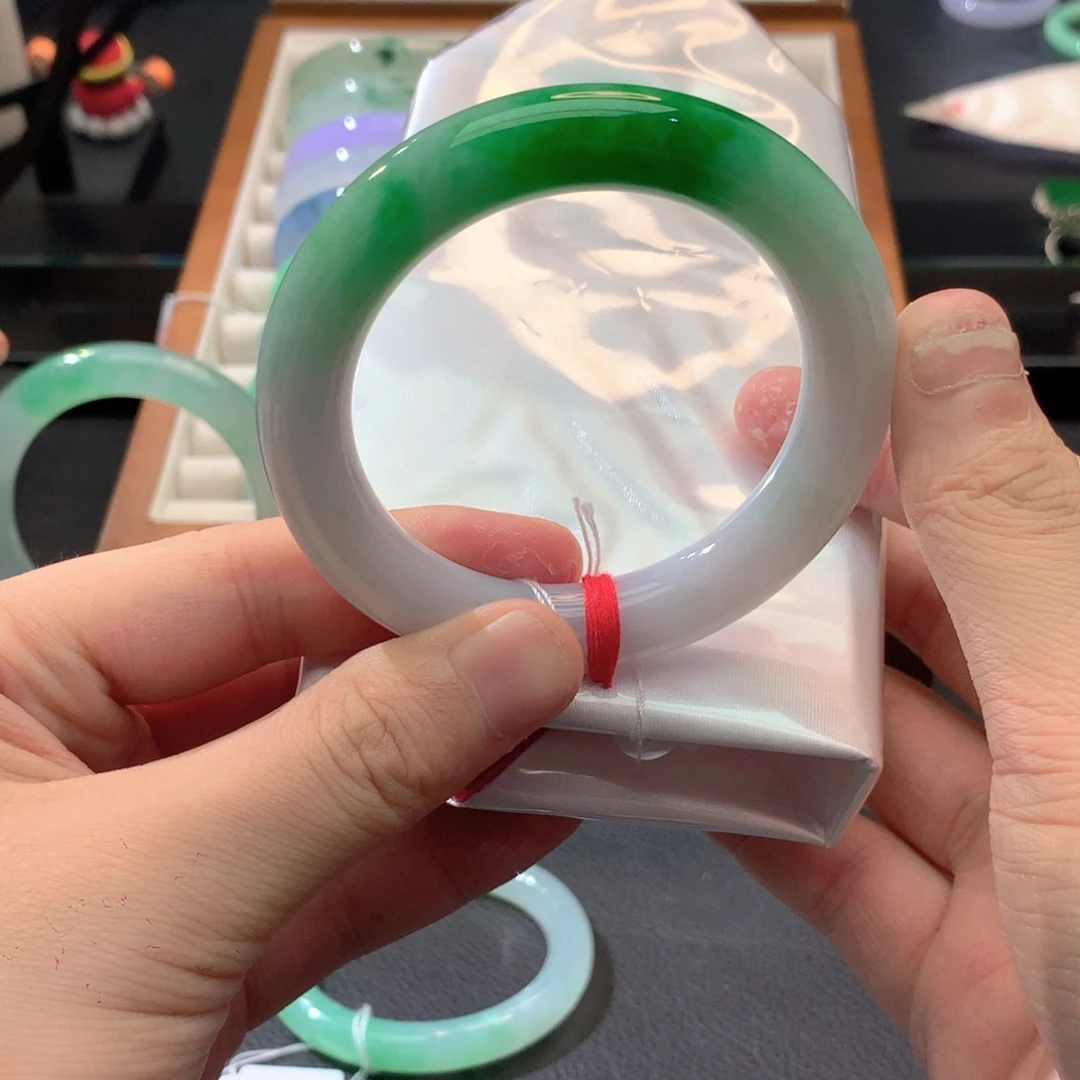 翡翠未镶嵌手镯强推