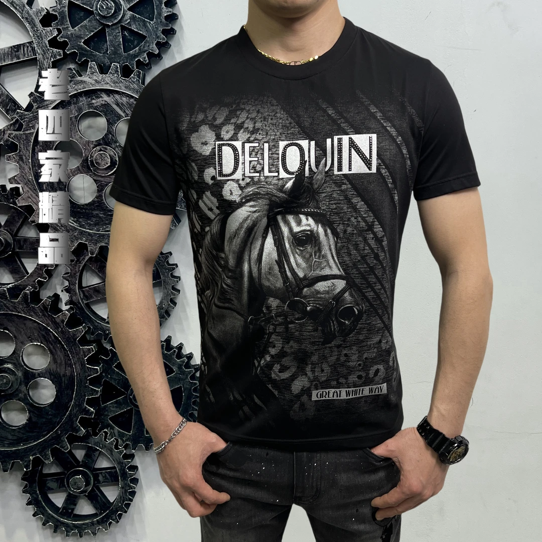 W026夏季战马图男士高品质时尚休闲圆领轻奢百搭潮流个性潮品短袖