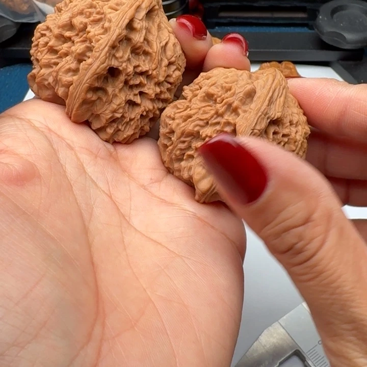 吊坠桃核文玩南疆石