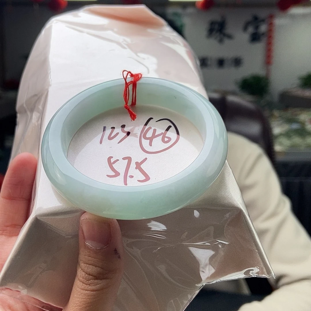 翡翠手镯未镶嵌拍一发一