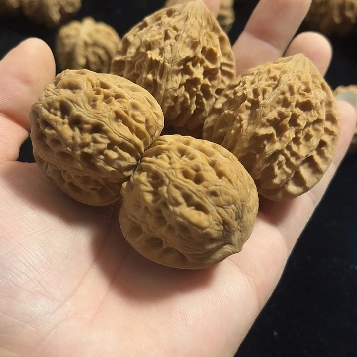 浅***蓝文玩核桃把件42灯笼➕38元宝，微瑕品，朋友福利