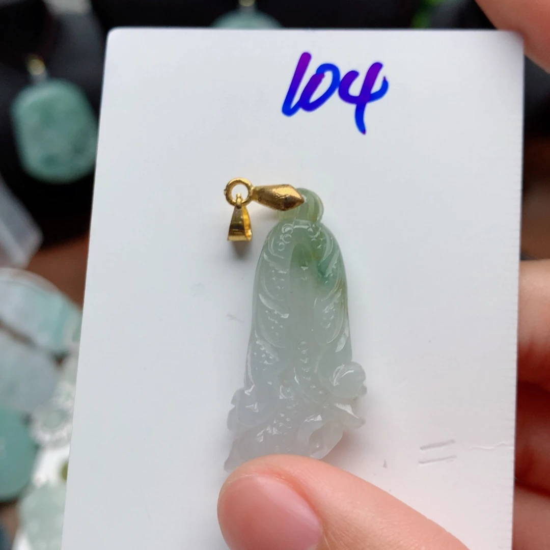 翡翠颈饰合金吊坠