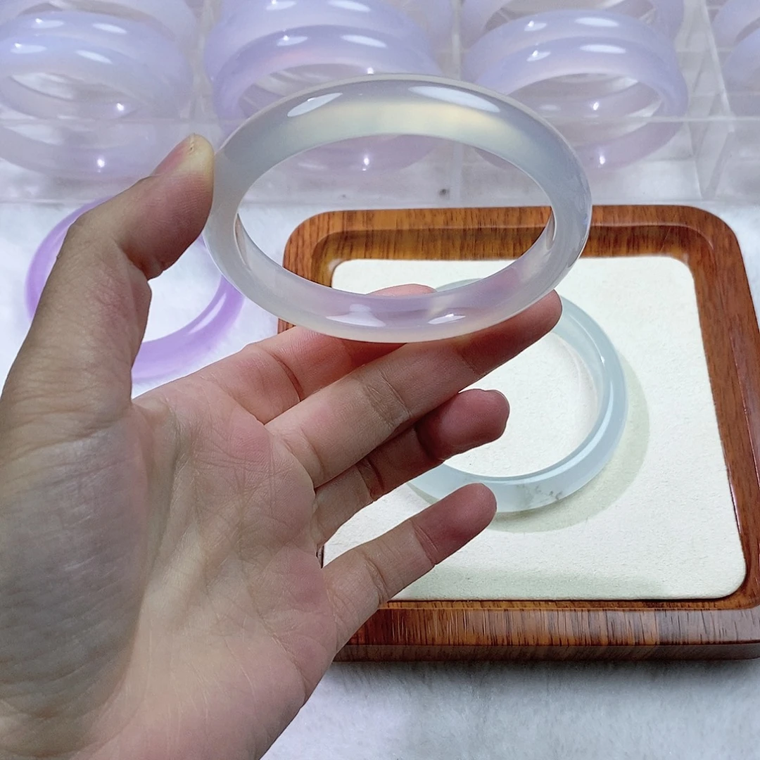 玛瑙/玉髓未镶嵌手镯60.4