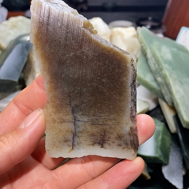 和田玉（糖玉）未镶嵌珠宝奇石
