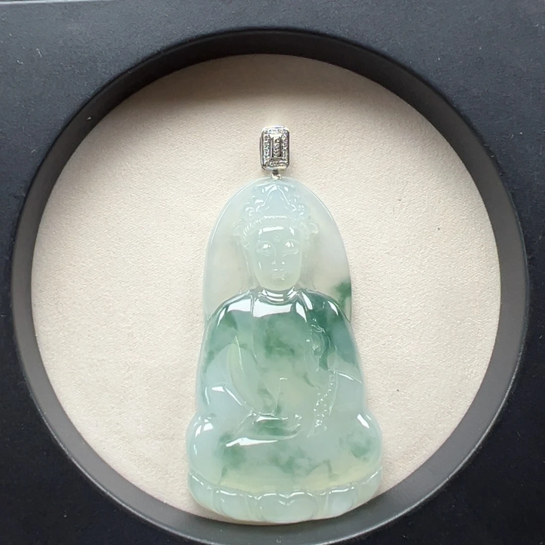 翡翠18K金镶嵌颈饰观音