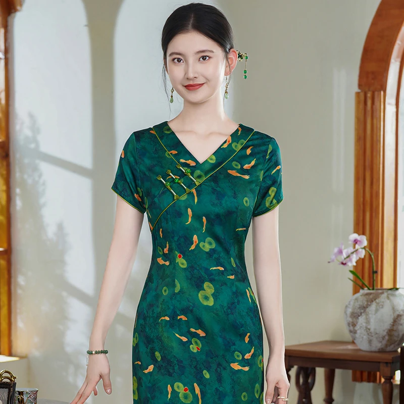 新中式旗袍高端2025夏季素雅国风绿色礼服上海日常可穿改良连衣裙