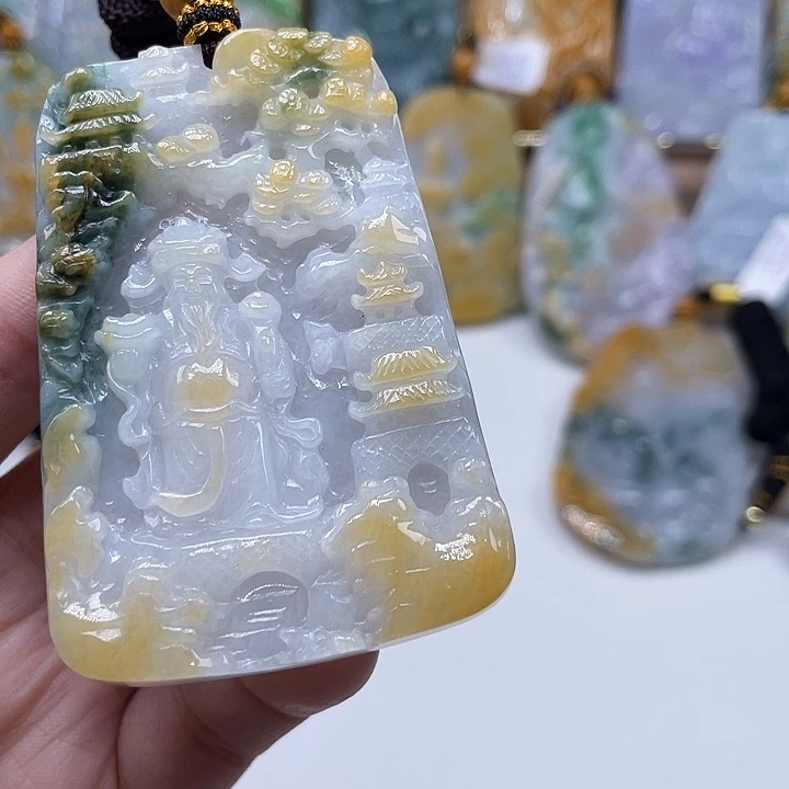 往***、翡翠未镶嵌颈饰天然