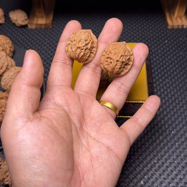 文玩核桃吊坠野生白蛇骨