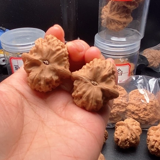 才***财把件文玩核桃玉枕