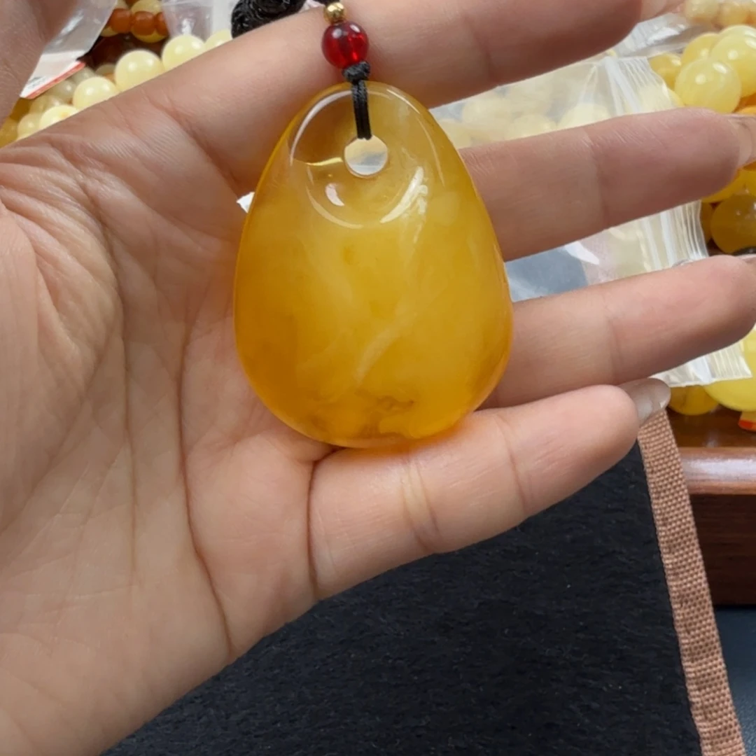 未镶嵌琥珀珠宝奇石
