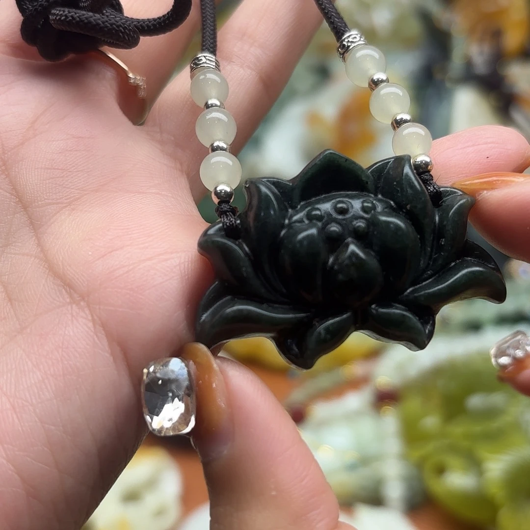 蛇纹石玉未镶嵌吊坠