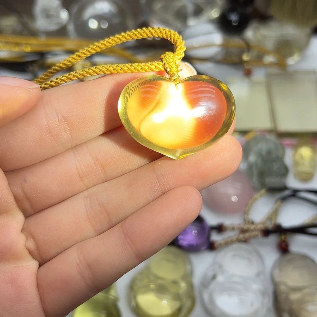 颈饰水晶未镶嵌黄水晶爱心