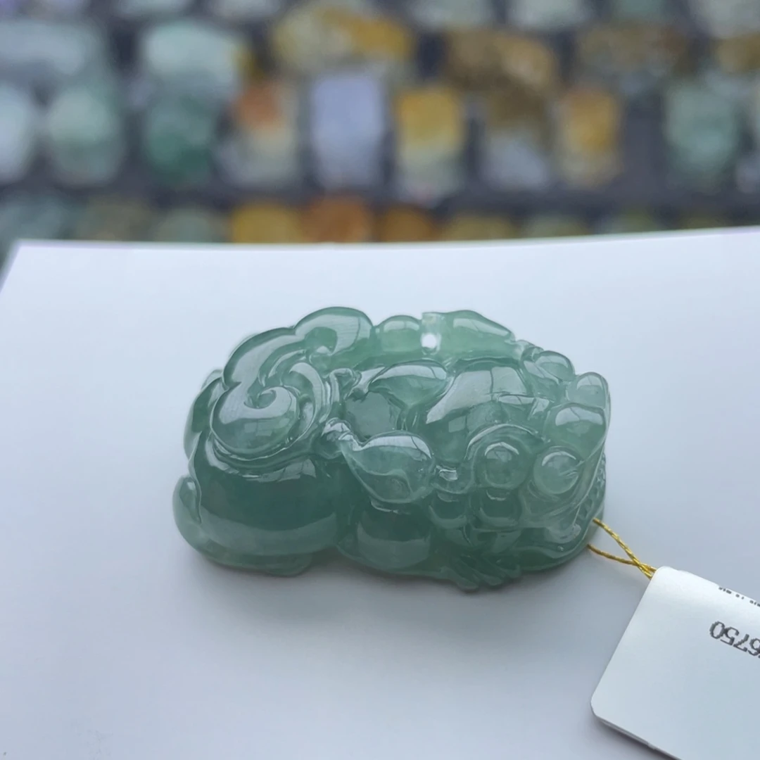 翡翠未镶嵌颈饰貔貅015