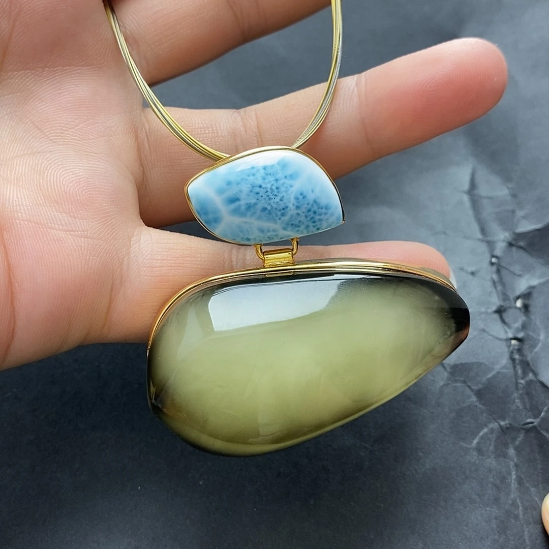 琥珀未镶嵌裸石吊坠