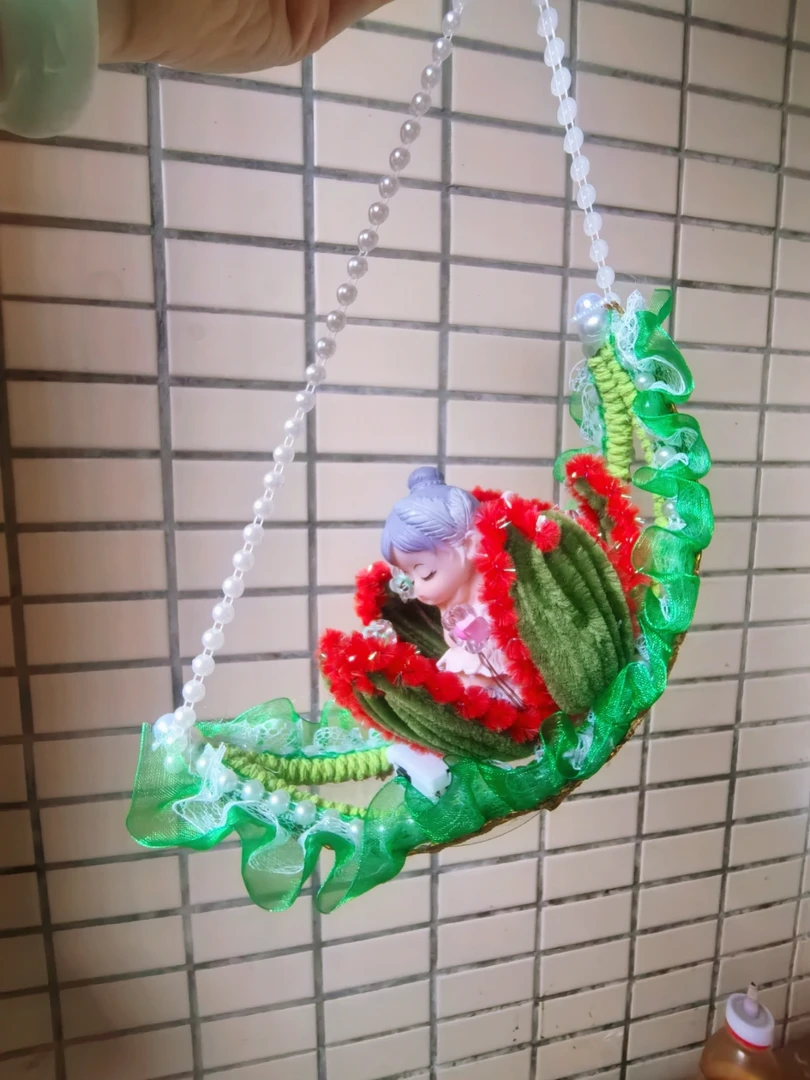 手工制作月亮船可发光小仙子成品。