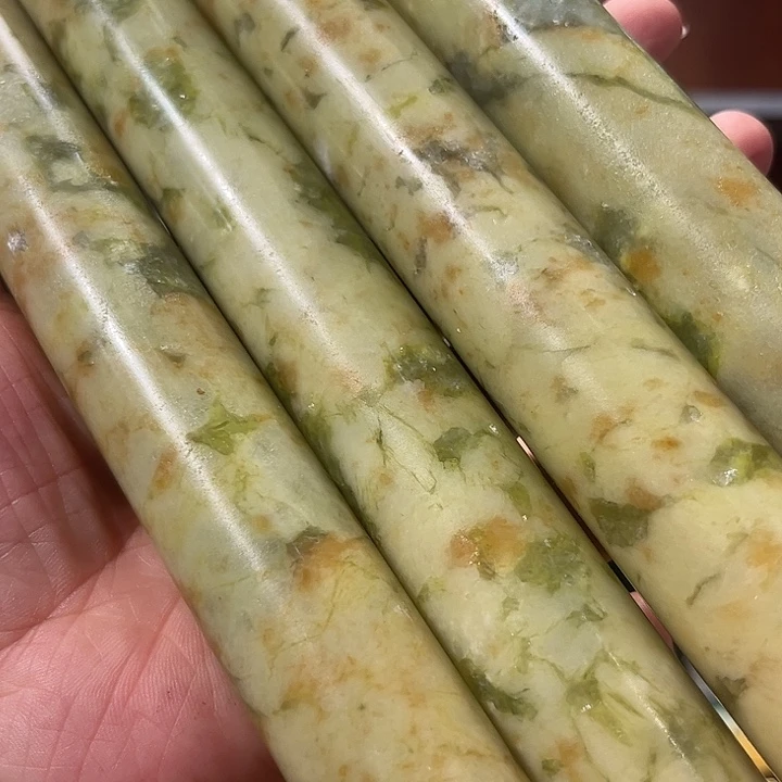 岫玉未镶嵌毛衣链