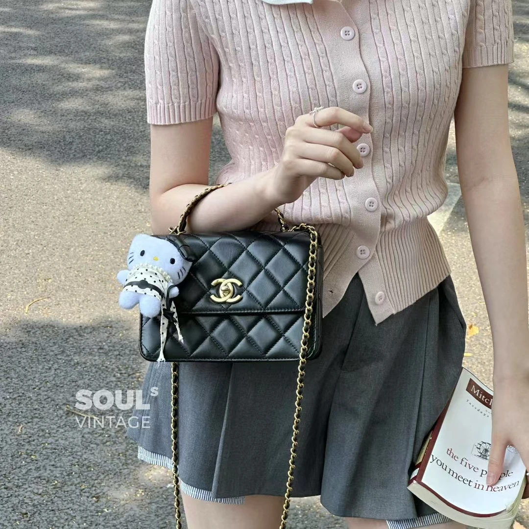 95新 Chanel/香奈儿 黑金 牛皮 皮穿链手柄豆腐口盖包/629320389