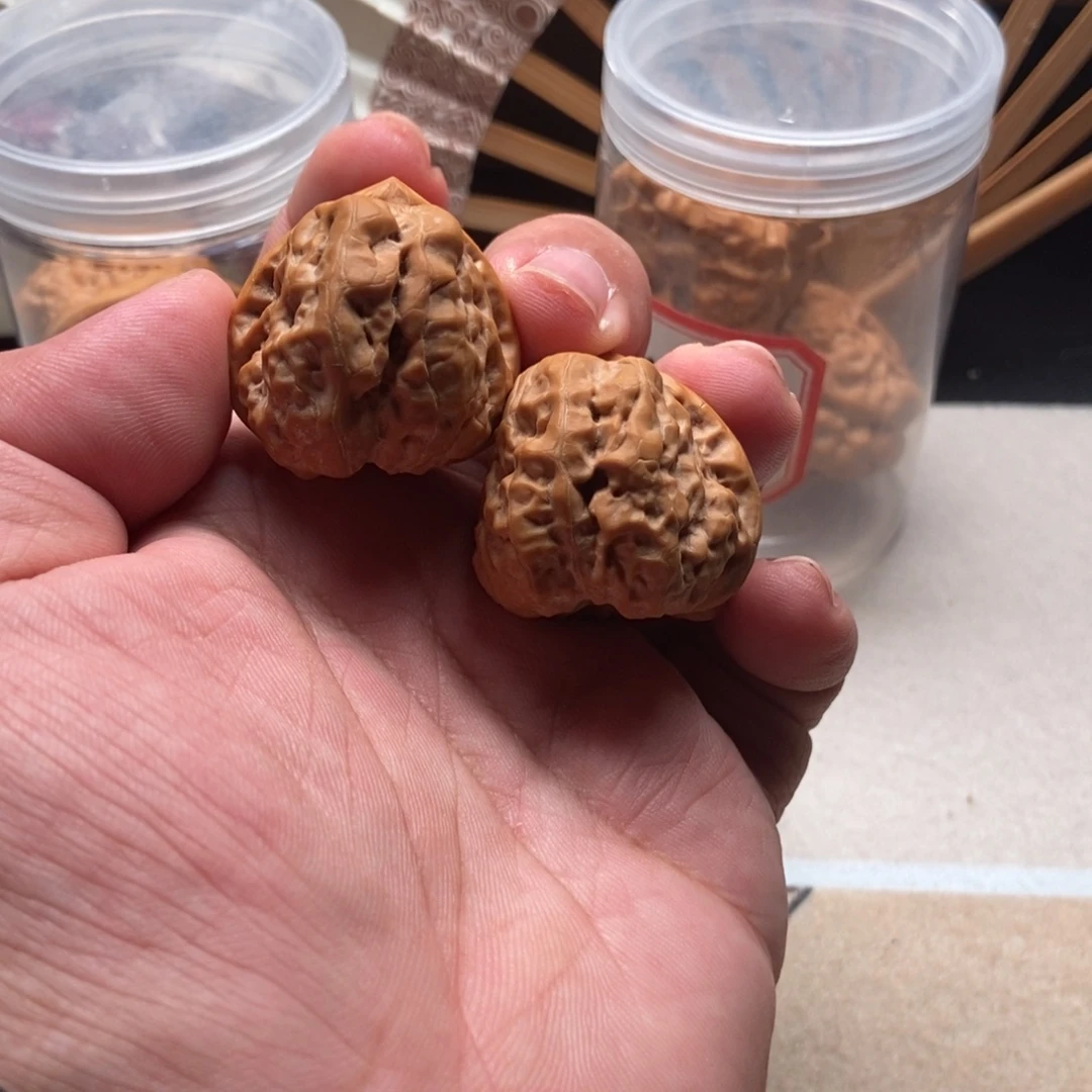 迦***子文玩核桃吊坠34三角蛙