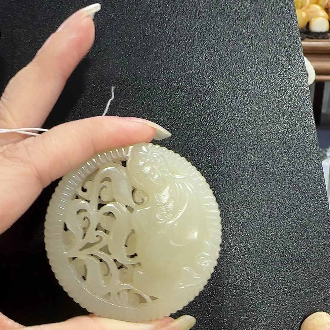 和田玉未镶嵌挂件